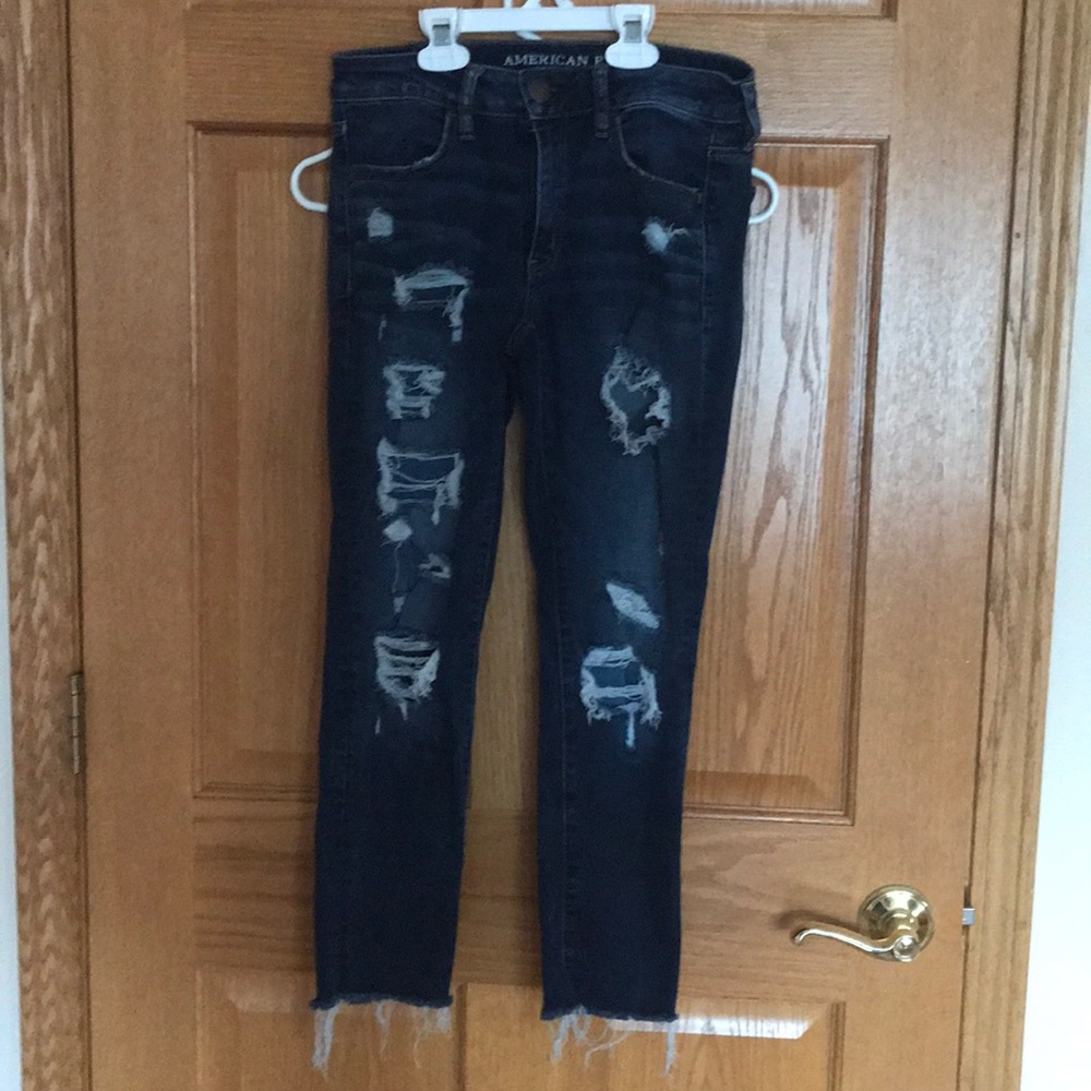 American Eagle distressed cropped jeans